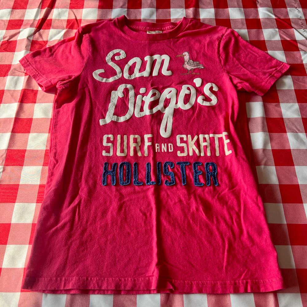 Vintage Y2K Hollister Men’s Sam Diego surf skate tee pink M